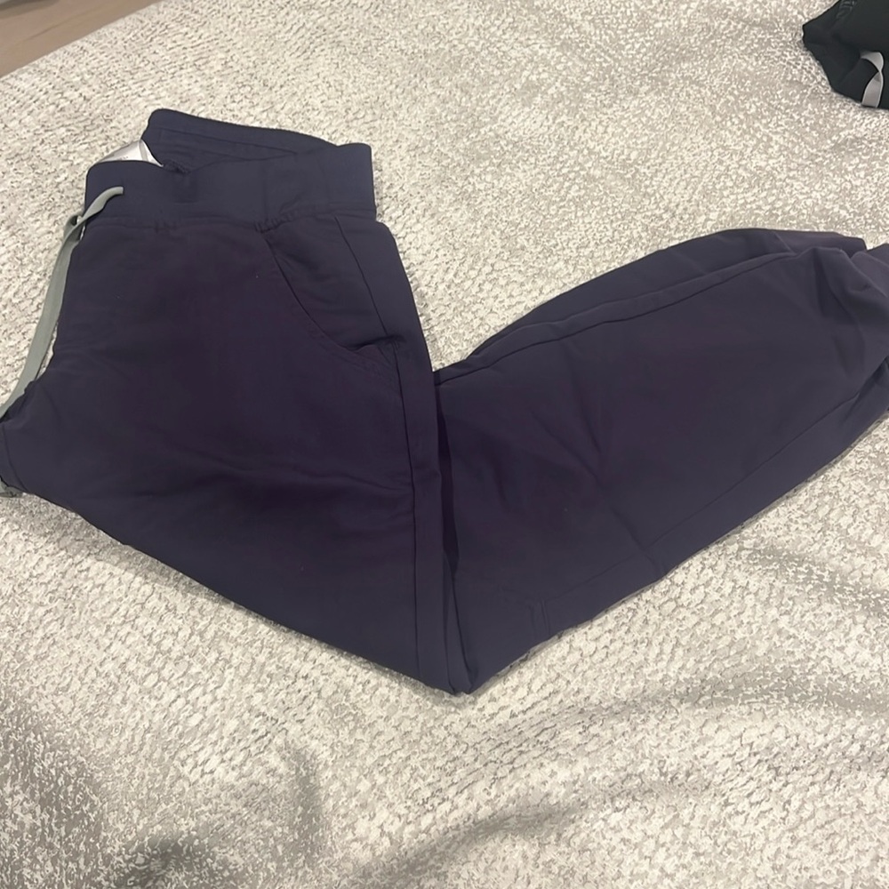 Purple figs joggers